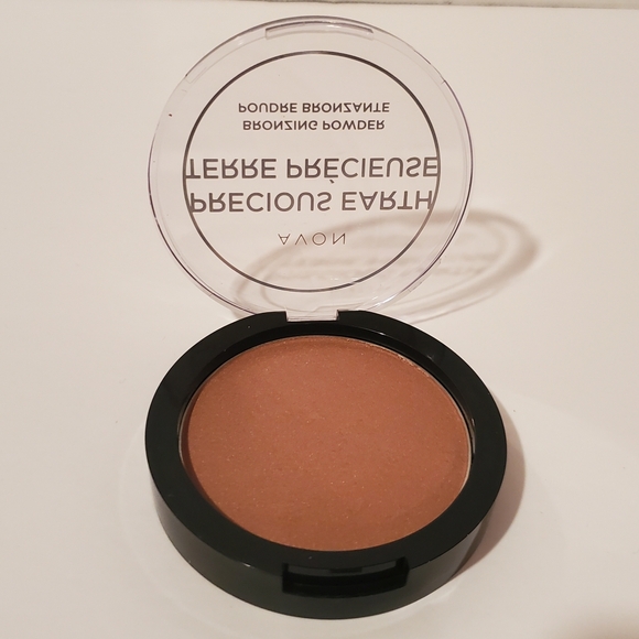 Precious Earth Bronzing Powder in 'Deep Glow' - Picture 2 of 4